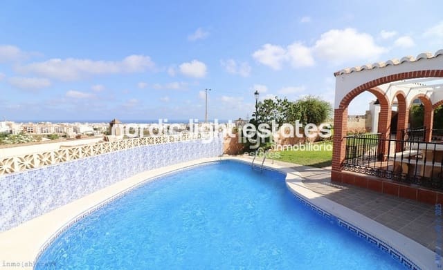 3 bedroom Villa for sale in Nerja with pool garage - € 449,000 (Ref: 8802539)
