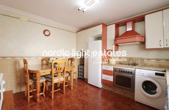 3 bedroom Villa for sale in Nerja with pool garage - € 449,000 (Ref: 8802539)