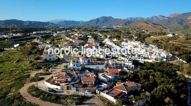 3 bedroom Villa for sale in Nerja with pool garage - € 449,000 (Ref: 8802539)