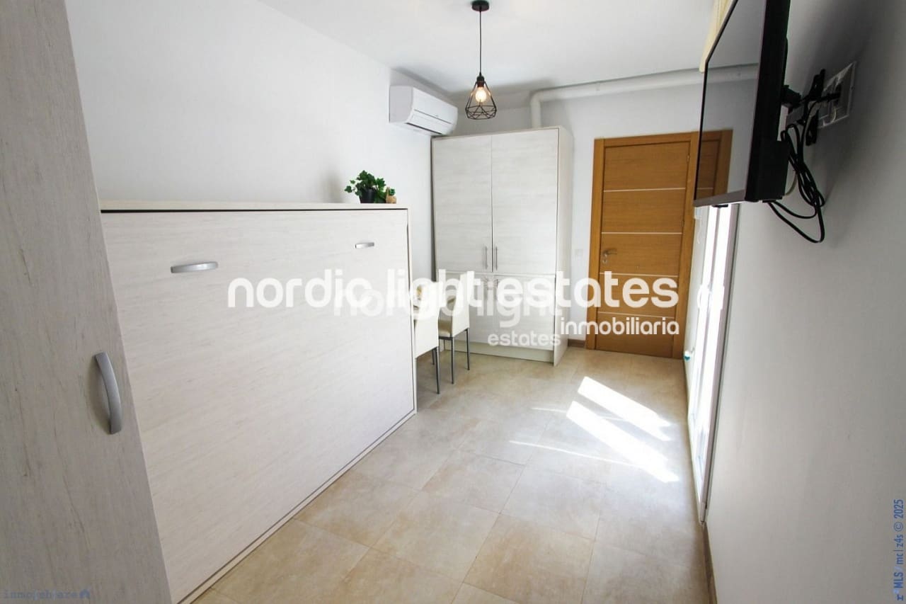 3 makuuhuone Paritalo myytävänä paikassa Torrox - 160 000 € (Ref: 8814650)