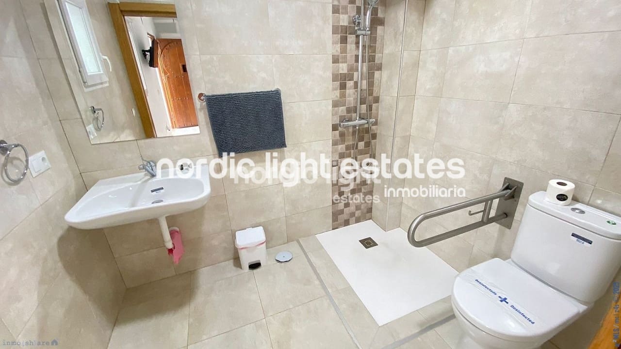 3 makuuhuone Paritalo myytävänä paikassa Torrox - 160 000 € (Ref: 8814650)