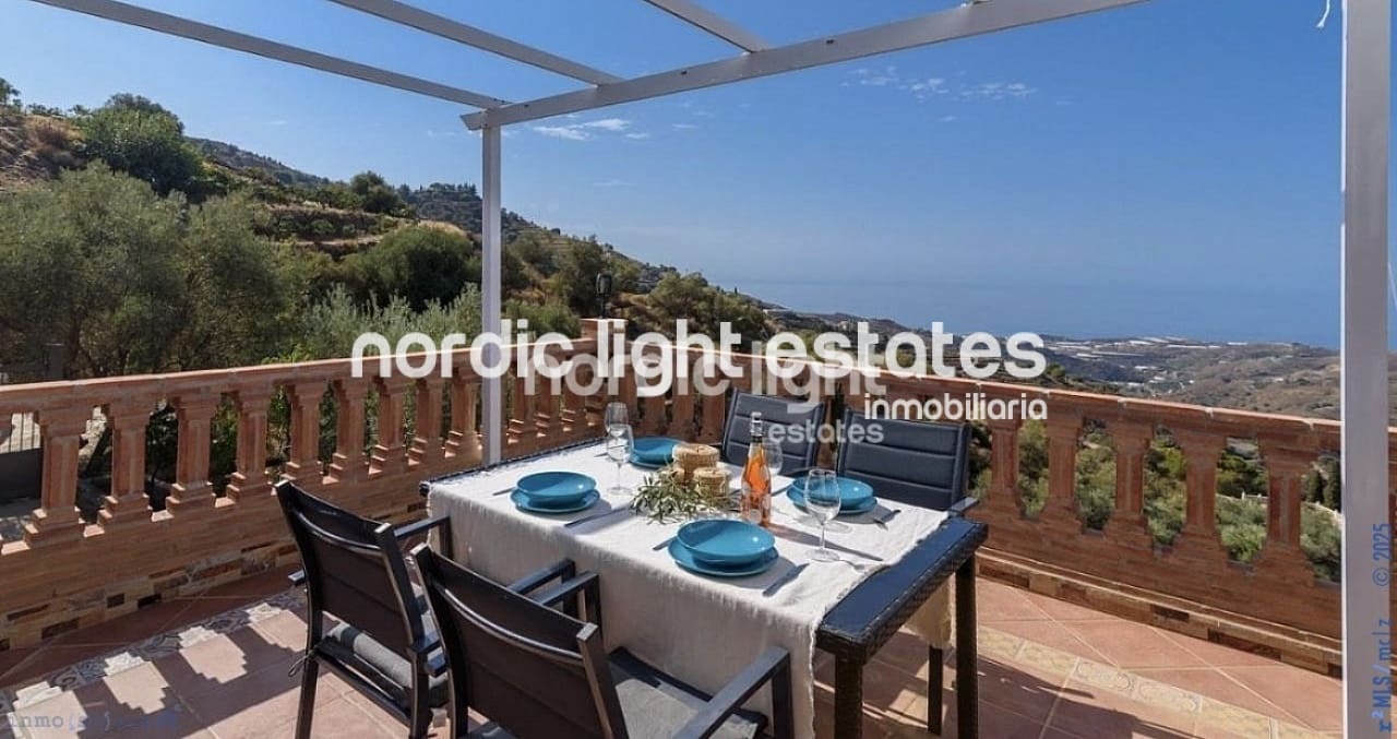 3 sypialnia Finka/Dom wiejski na sprzedaż w Torrox z basenem - 420 000 € (Ref: 8814651)