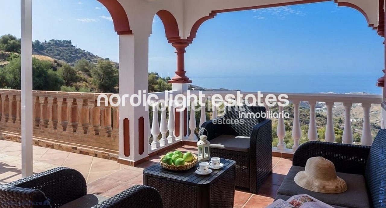 3 sypialnia Finka/Dom wiejski na sprzedaż w Torrox z basenem - 420 000 € (Ref: 8814651)