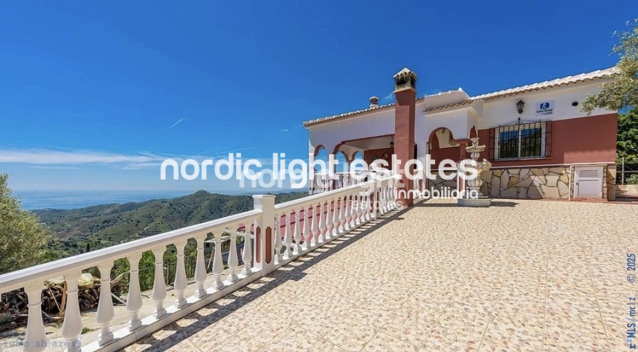 3 sypialnia Finka/Dom wiejski na sprzedaż w Torrox z basenem - 420 000 € (Ref: 8814651)