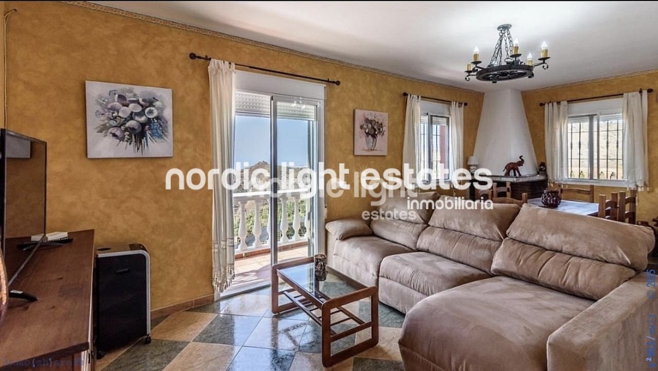 3 sypialnia Finka/Dom wiejski na sprzedaż w Torrox z basenem - 420 000 € (Ref: 8814651)