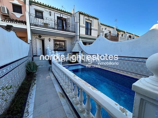 5 camera da letto Villetta Bifamiliare in vendita in La Cala del Moral, Rincón de la Victoria con piscina garage - 450.000 € (Rif: 8816567)