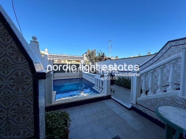 5 camera da letto Villetta Bifamiliare in vendita in La Cala del Moral, Rincón de la Victoria con piscina garage - 450.000 € (Rif: 8816567)