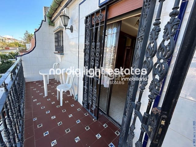 5 camera da letto Villetta Bifamiliare in vendita in La Cala del Moral, Rincón de la Victoria con piscina garage - 450.000 € (Rif: 8816567)