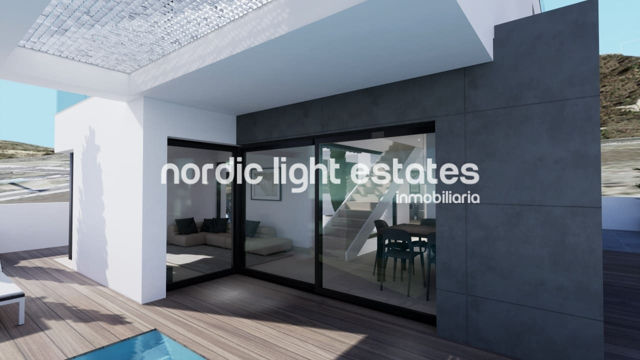 Chalet de 3 habitaciones en Nerja en venta con piscina garaje - 775.000 € (Ref: 8826414)