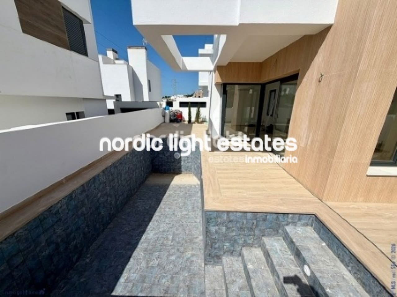 3 soveværelse Villa til salg i Nerja med swimmingpool garage - € 795.000 (Ref: 8826414)