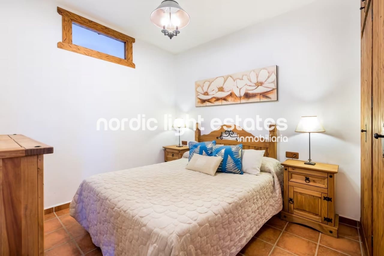 2 soveværelse Lejlighed til leje i Nerja med swimmingpool garage - € 870 (Ref: 8840146)