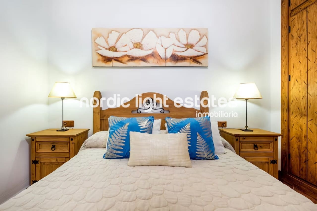 2 soveværelse Lejlighed til leje i Nerja med swimmingpool garage - € 870 (Ref: 8840146)