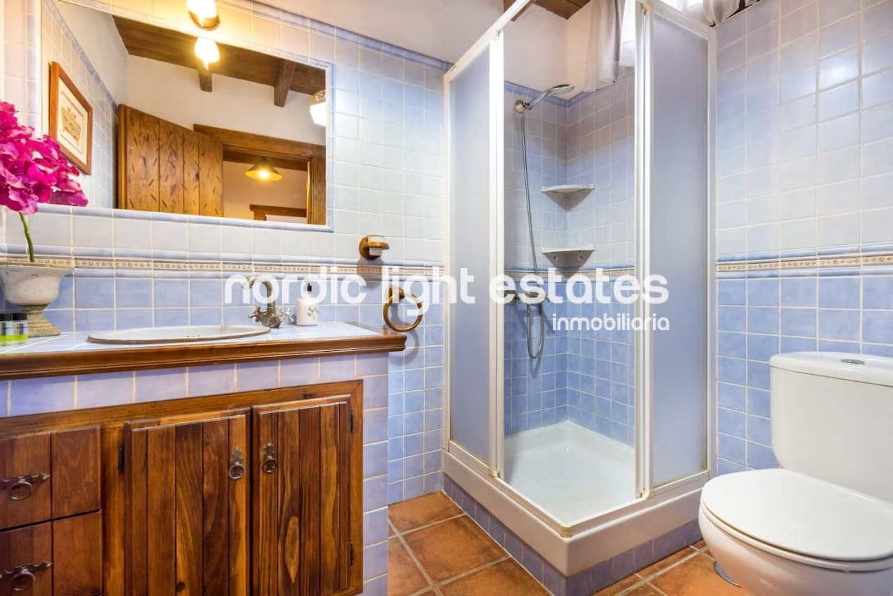 2 soveværelse Lejlighed til leje i Nerja med swimmingpool garage - € 870 (Ref: 8840146)