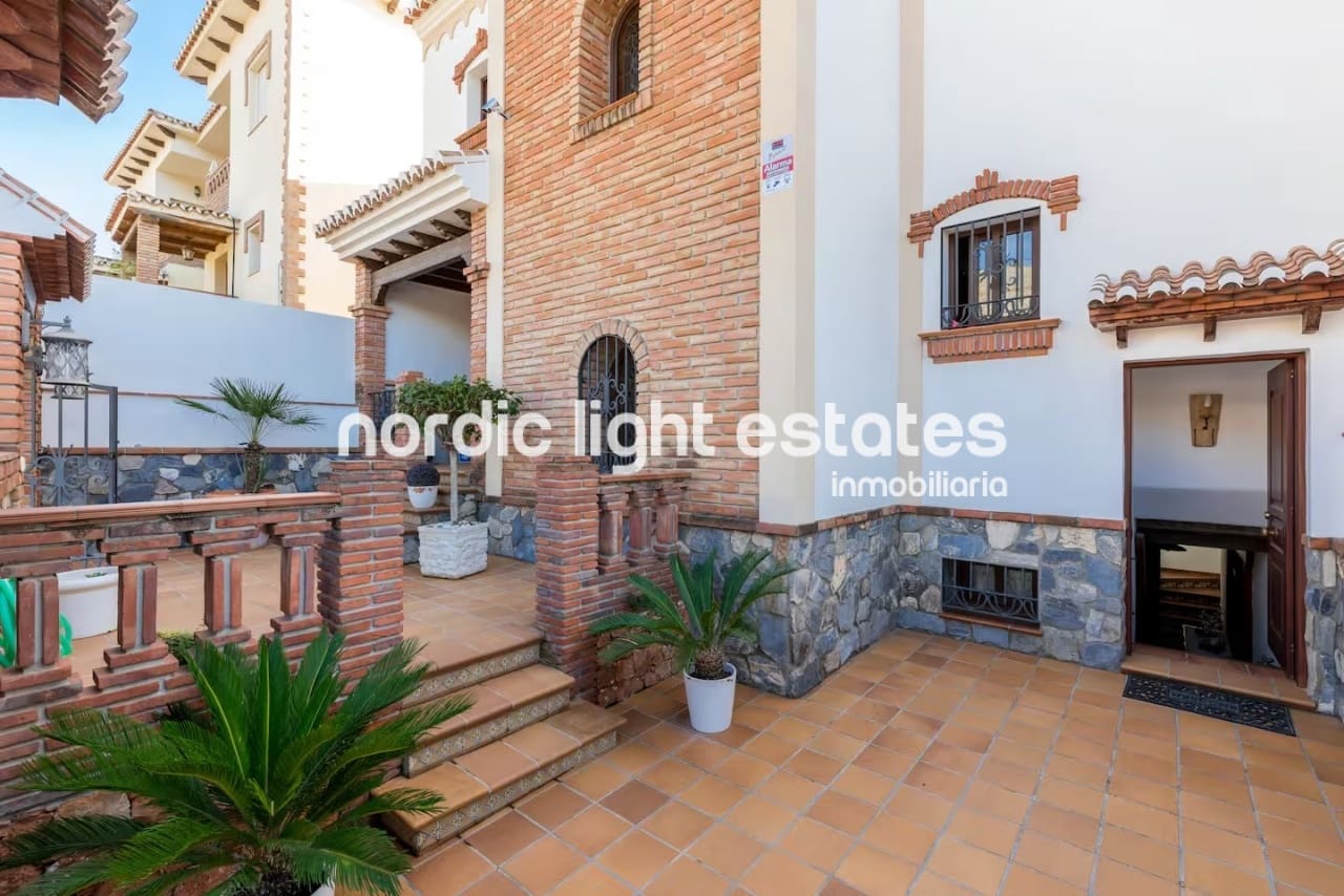 2 soveværelse Lejlighed til leje i Nerja med swimmingpool garage - € 870 (Ref: 8840146)