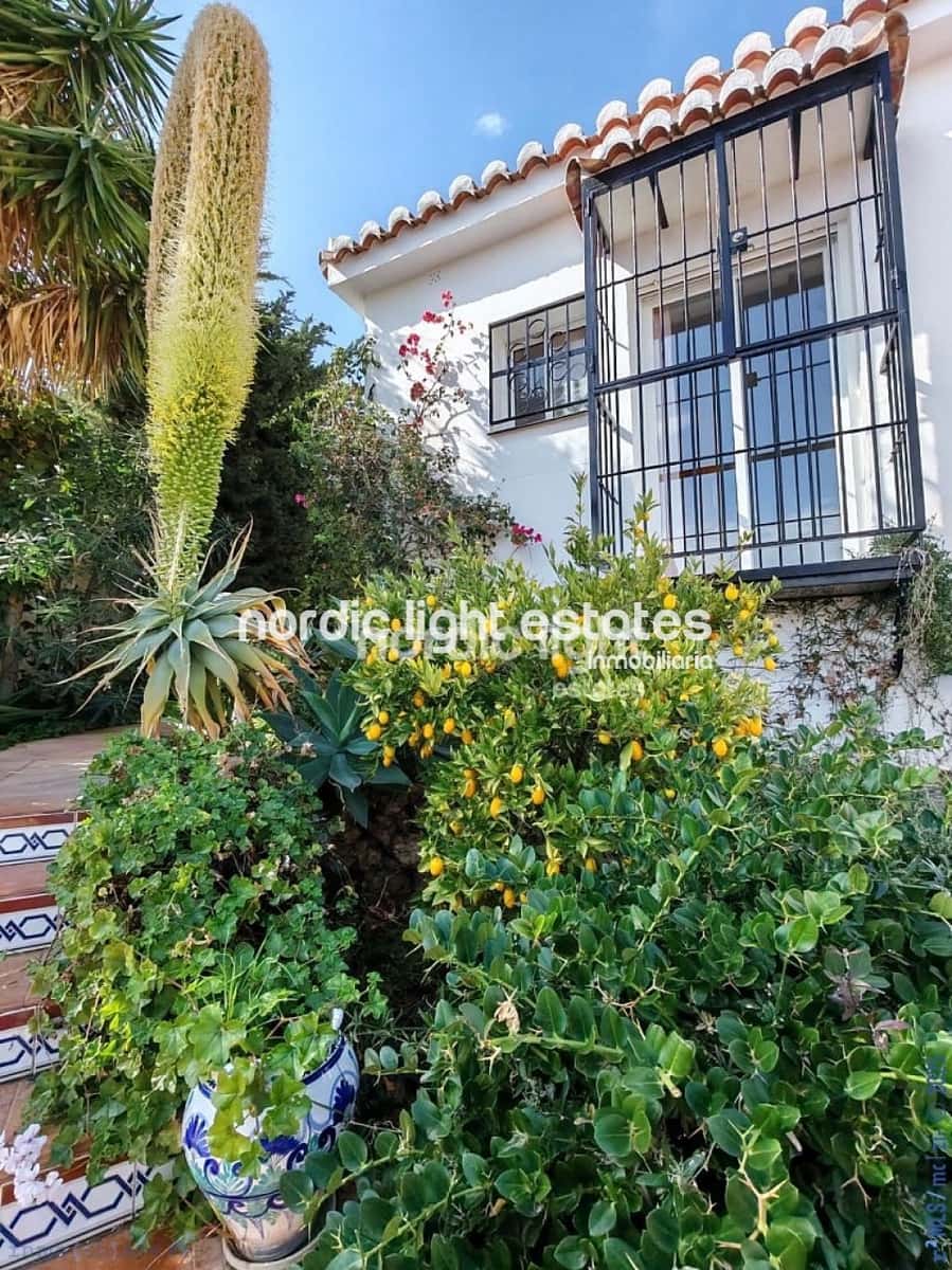 5 chambre Villa/Maison à vendre à Nerja avec piscine - 1 095 000 € (Ref: 8846052)