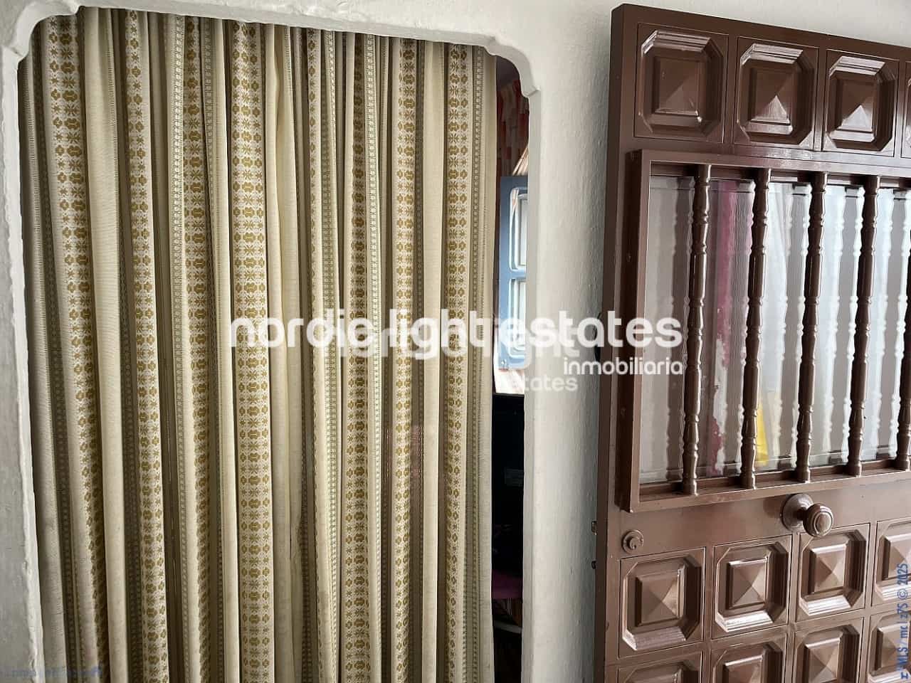 2 soveværelse Semi-Rækkehus til salg i Torrox - € 105.000 (Ref: 8850504)