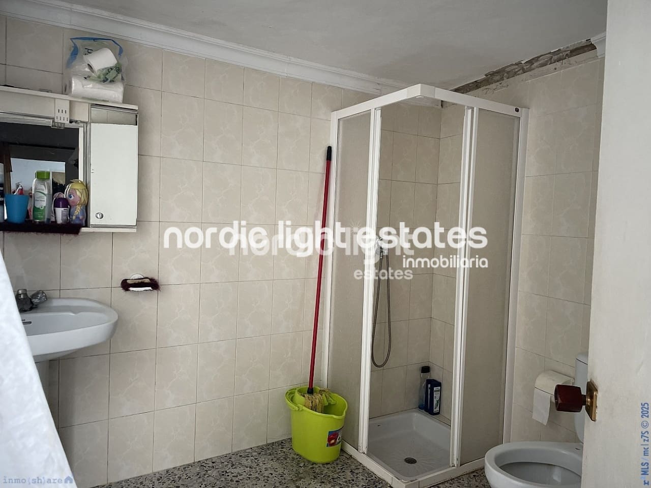 2 soveværelse Semi-Rækkehus til salg i Torrox - € 105.000 (Ref: 8850504)