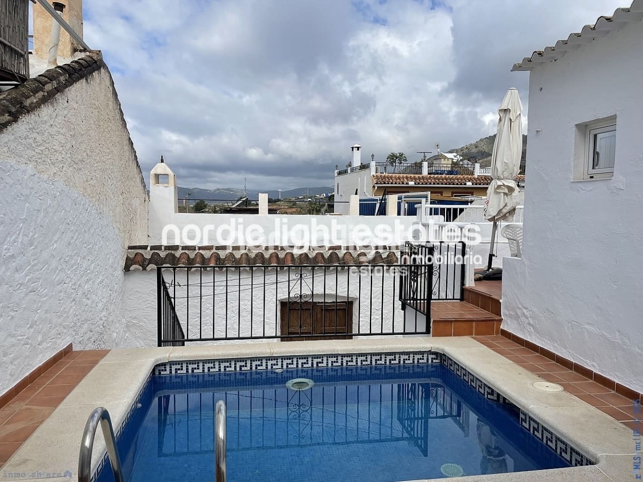 2 camera da letto Villetta Bifamiliare in vendita in Nerja con piscina - 300.000 € (Rif: 8868194)
