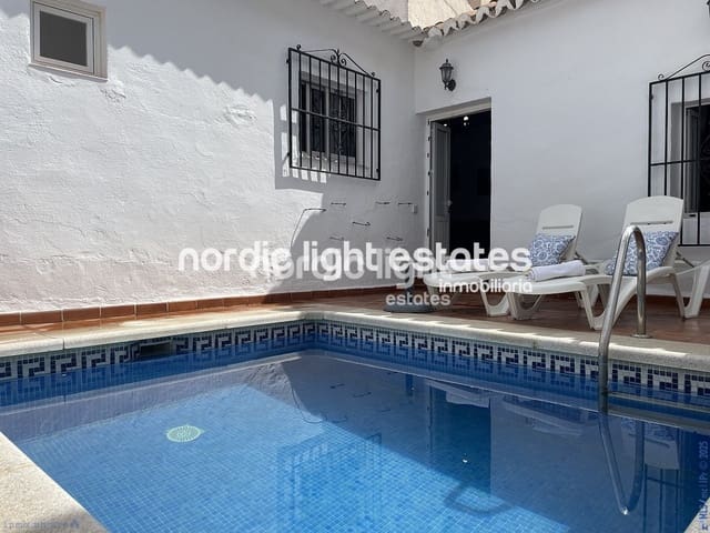 2 camera da letto Villetta Bifamiliare in vendita in Nerja con piscina - 300.000 € (Rif: 8868194)