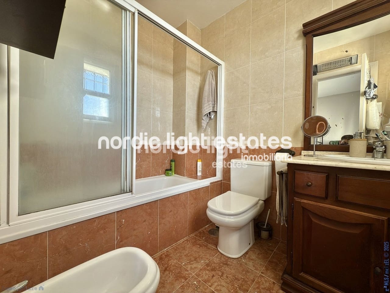 4 sypialnia Dom blizniak na sprzedaż w Chilches z garażem - 450 000 € (Ref: 8924925)