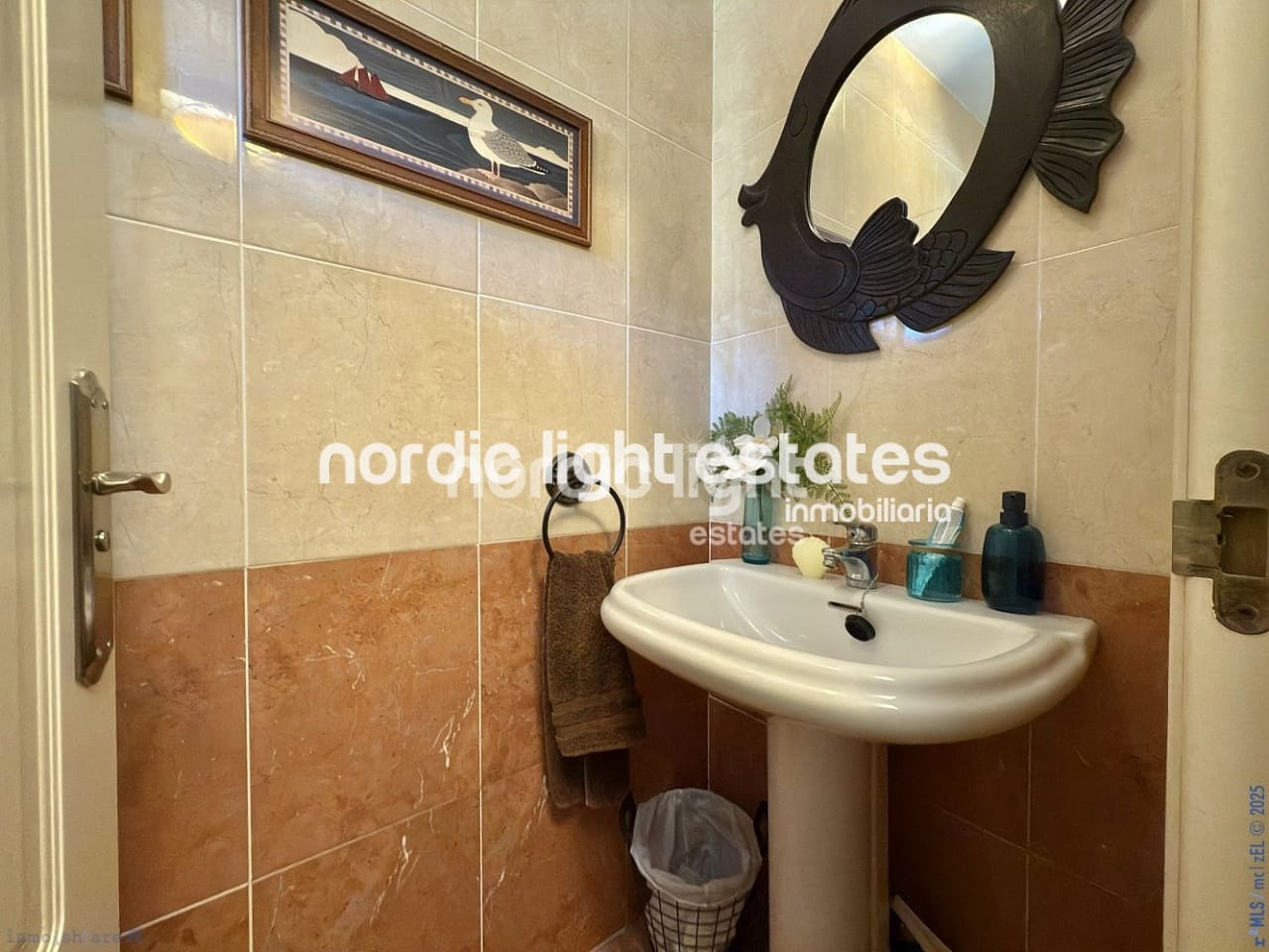 4 sypialnia Dom blizniak na sprzedaż w Chilches z garażem - 450 000 € (Ref: 8924925)