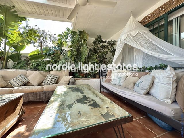 4 makuuhuone Paritalo myytävänä paikassa Chilches, Vélez-Málaga mukana 
autotalli - 450 000 € (Ref: 8924925)