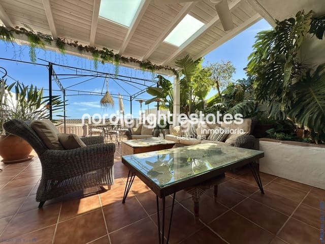 4 makuuhuone Paritalo myytävänä paikassa Chilches, Vélez-Málaga mukana 
autotalli - 450 000 € (Ref: 8924925)