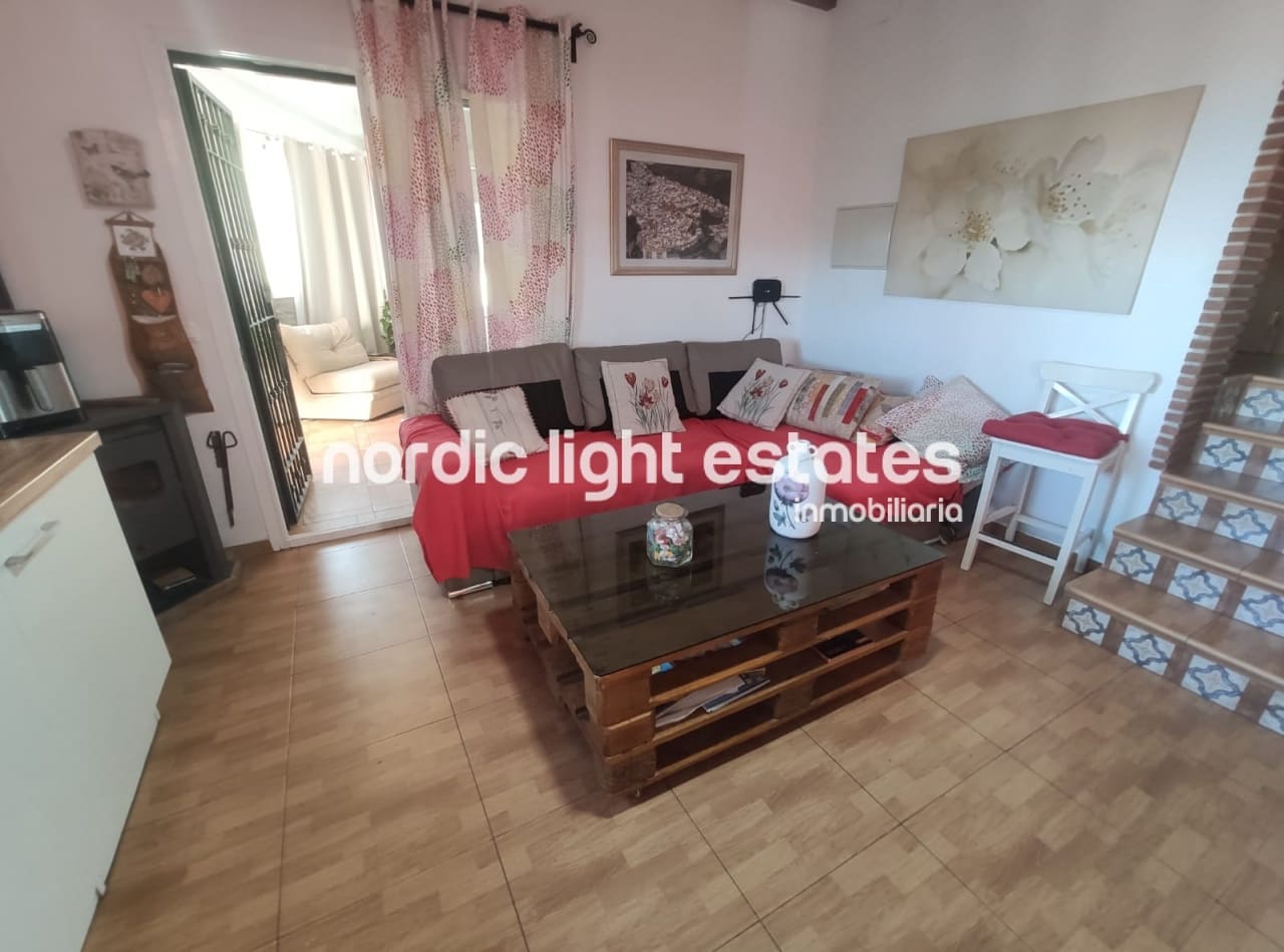 2 slaapkamer Villa te huur in Torrox met zwembad garage - € 1.200 (Ref: 8927614)