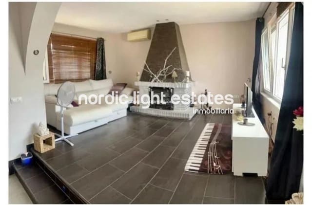 4 soverom Villa til salgs i Benajarafe, Vélez-Málaga med svømmebasseng garasje - € 695 000 (Ref: 8933363)