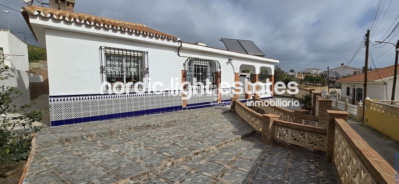 3 soverom Villa til salgs i Benajarafe med garasje - € 315 000 (Ref: 8941620)