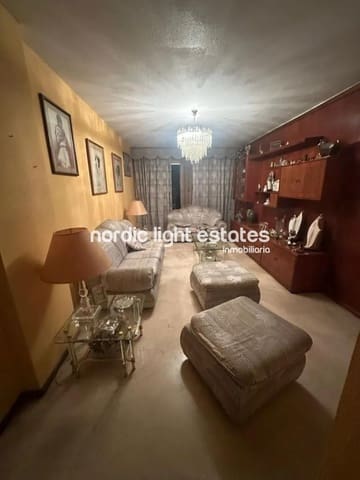 4 bedroom Flat for sale in Málaga city with garage - € 465,000 (Ref: 8947589)