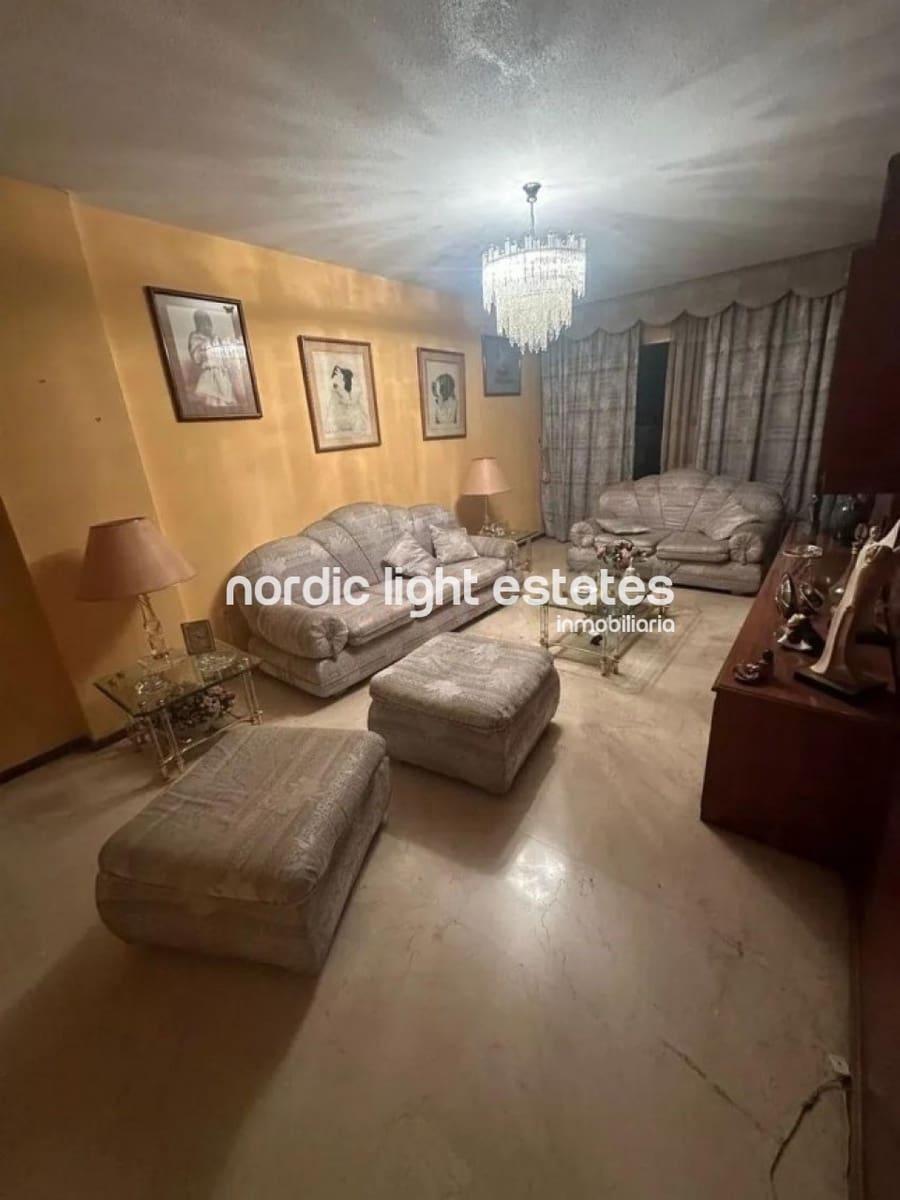 4 bedroom Flat for sale in Malaga city with garage - € 465,000 (Ref: 8947589)