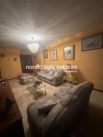 4 bedroom Flat for sale in Málaga city with garage - € 465,000 (Ref: 8947589)