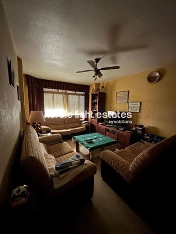 4 bedroom Flat for sale in Málaga city with garage - € 465,000 (Ref: 8947589)