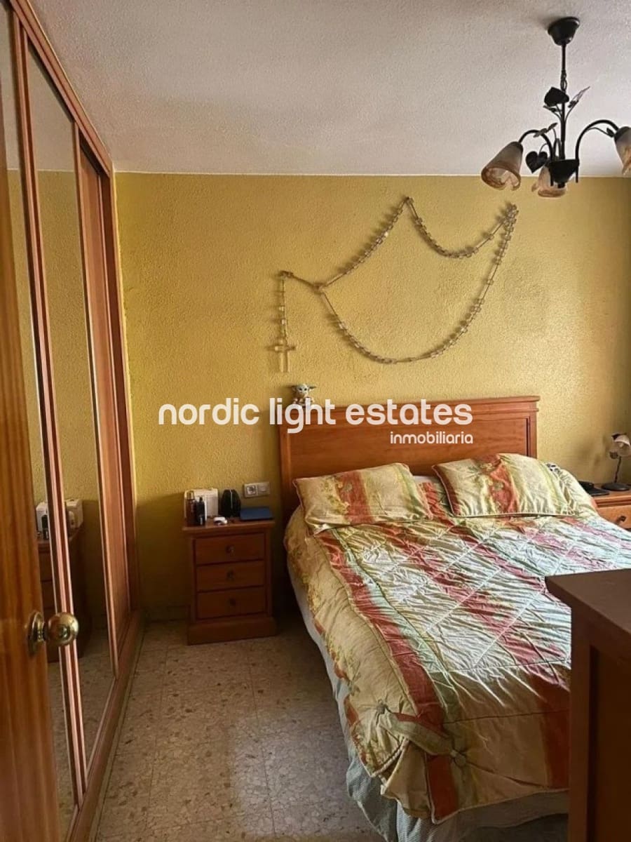 4 bedroom Flat for sale in Malaga city with garage - € 465,000 (Ref: 8947589)