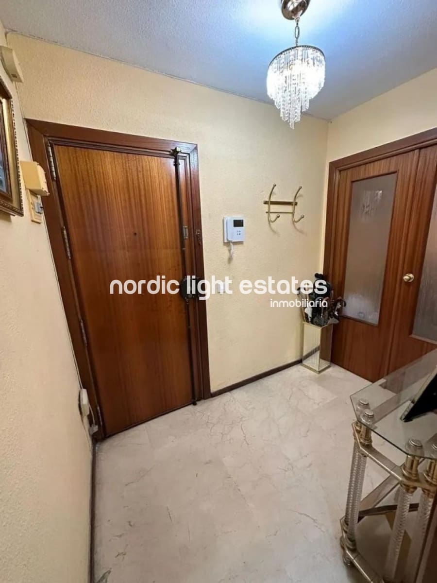 4 bedroom Flat for sale in Malaga city with garage - € 465,000 (Ref: 8947589)