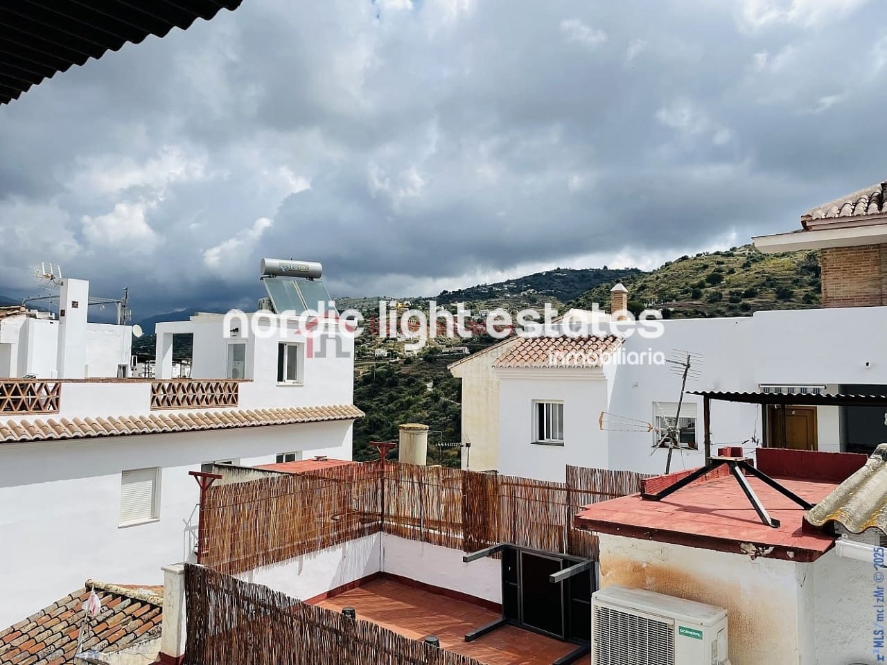 3 soveværelse Semi-Rækkehus til salg i Torrox - € 145.000 (Ref: 8983273)