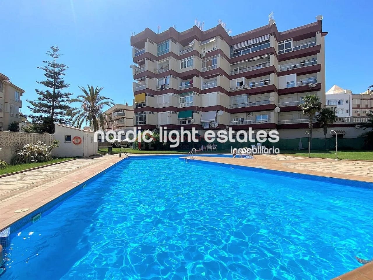 1 quarto Apartamento para venda em Nerja com piscina - 215 000 € (Ref: 9000506)