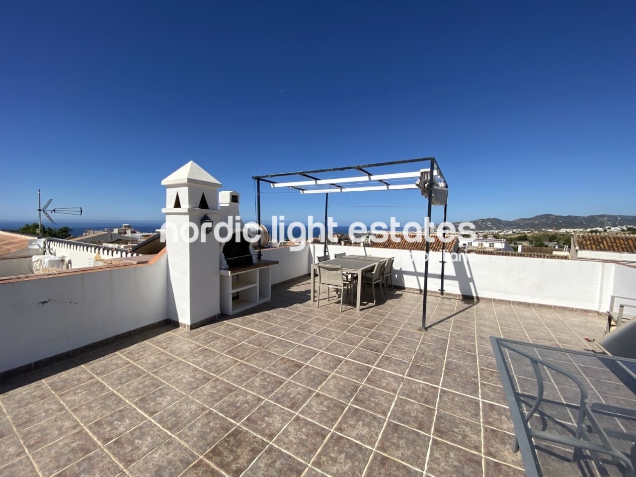 3 soveværelse Semi-Rækkehus til salg i Nerja med swimmingpool garage - € 569.000 (Ref: 9003900)