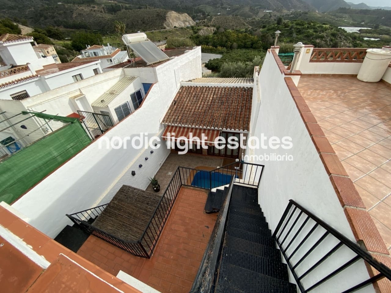 3 soveværelse Semi-Rækkehus til salg i Nerja med swimmingpool garage - € 569.000 (Ref: 9003900)