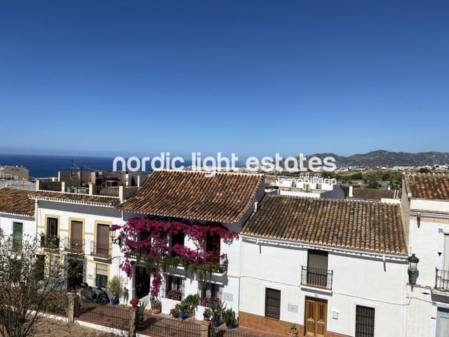 3 camera da letto Villetta Bifamiliare in vendita in Nerja con piscina garage - 569.000 € (Rif: 9003900)