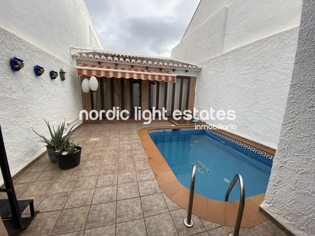 3 camera da letto Villetta Bifamiliare in vendita in Nerja con piscina garage - 569.000 € (Rif: 9003900)