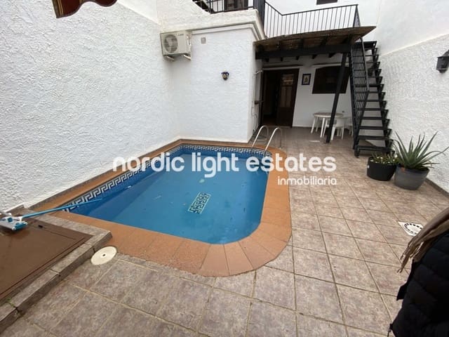 3 camera da letto Villetta Bifamiliare in vendita in Nerja con piscina garage - 569.000 € (Rif: 9003900)