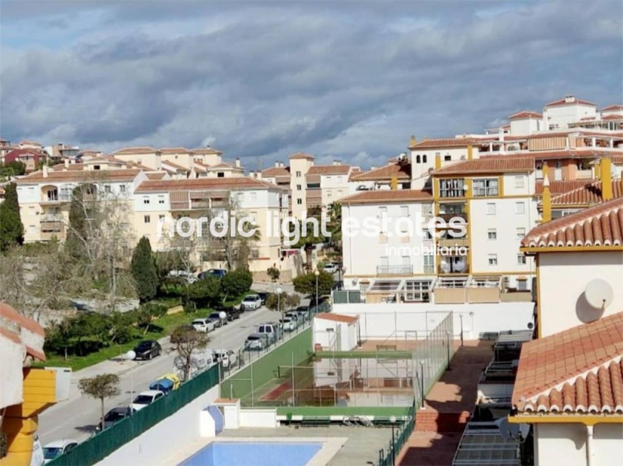 4 sypialnia Mieszkanie na sprzedaż w Torre del Mar z basenem garażem - 425 000 € (Ref: 9009191)