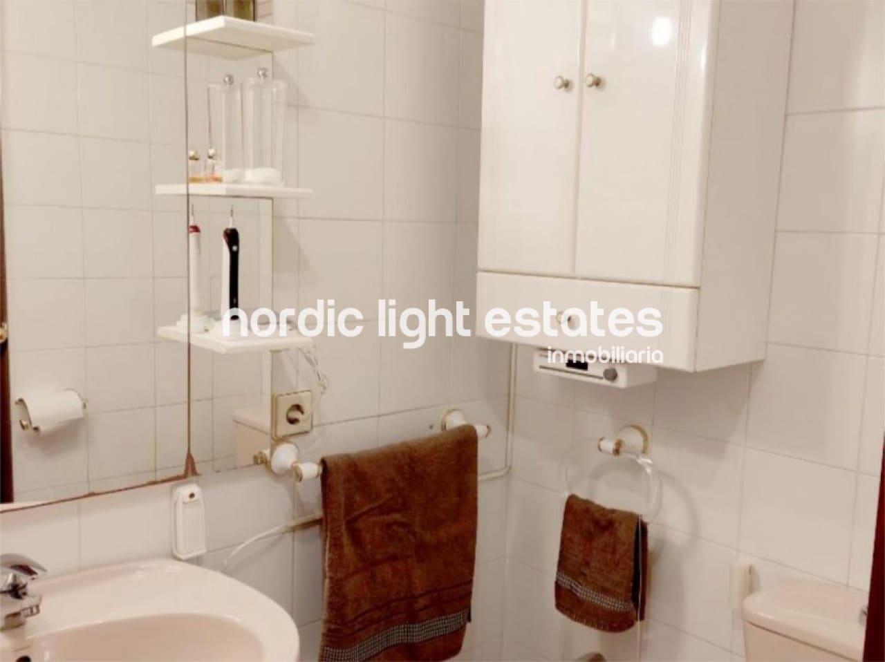 4 sypialnia Mieszkanie na sprzedaż w Torre del Mar z basenem garażem - 425 000 € (Ref: 9009191)