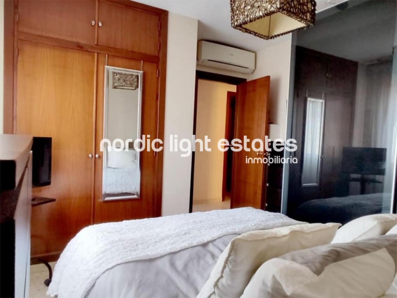 4 sypialnia Mieszkanie na sprzedaż w Torre del Mar z basenem garażem - 425 000 € (Ref: 9009191)