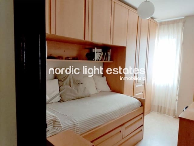 4 sypialnia Mieszkanie na sprzedaż w Torre del Mar, Vélez-Málaga z basenem garażem - 425 000 € (Ref: 9009191)