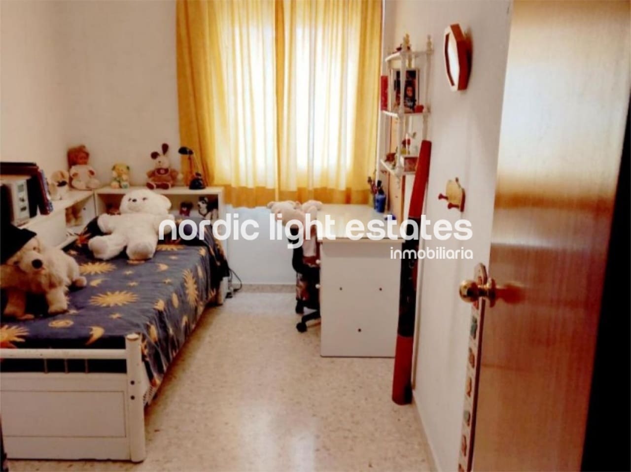 4 sypialnia Mieszkanie na sprzedaż w Torre del Mar z basenem garażem - 425 000 € (Ref: 9009191)