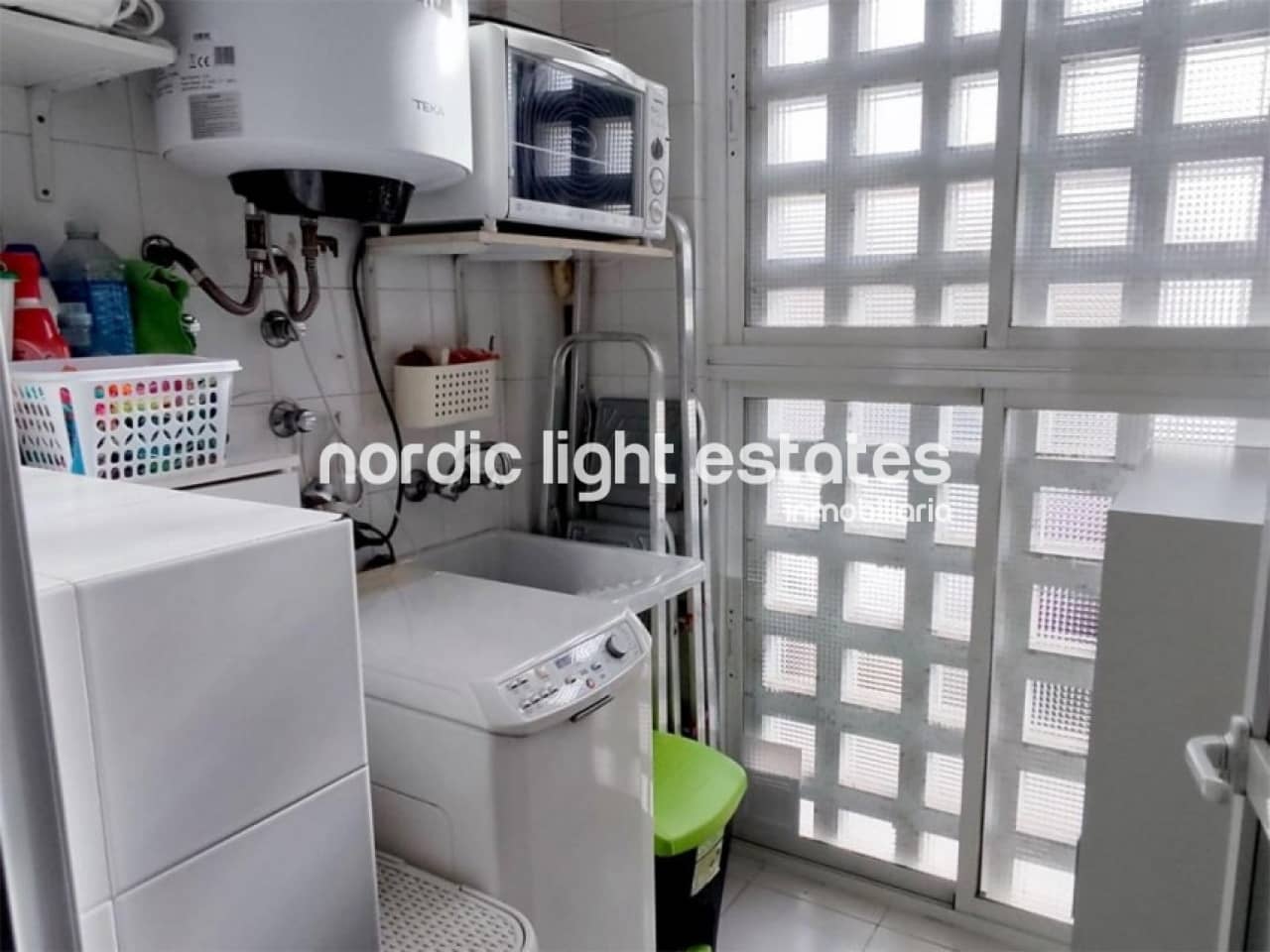 4 sypialnia Mieszkanie na sprzedaż w Torre del Mar z basenem garażem - 425 000 € (Ref: 9009191)