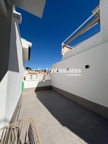 1 sypialnia Dom blizniak na sprzedaż w Sierra Blanquilla, Miasto Málaga z garażem - 299 000 € (Ref: 9015624)